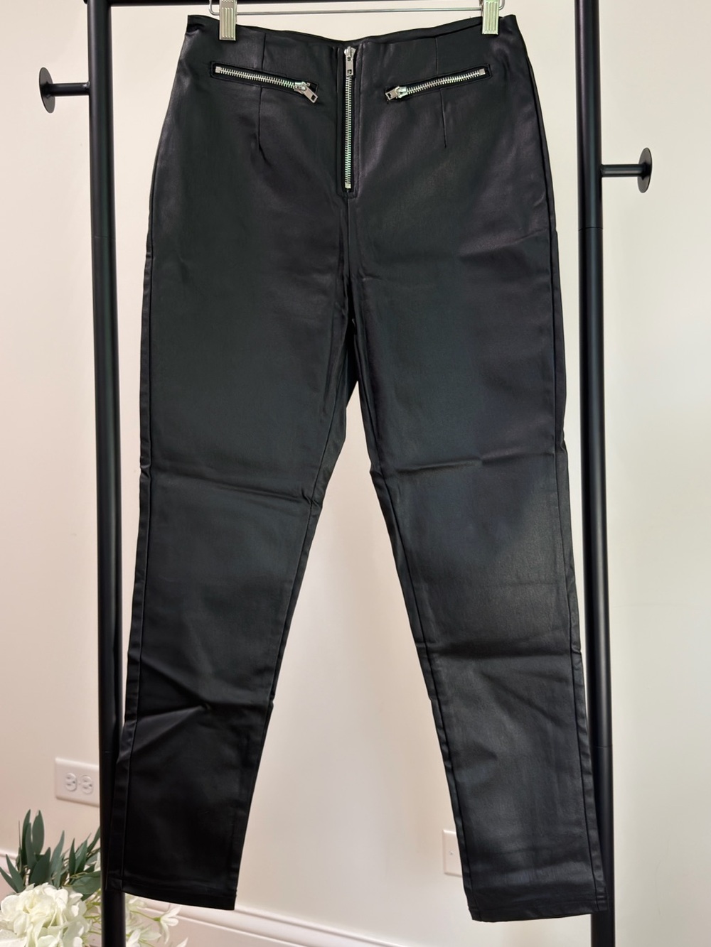 Princess Polly Faux Leather Pants – Size US 6 / AU 10 🖤✨